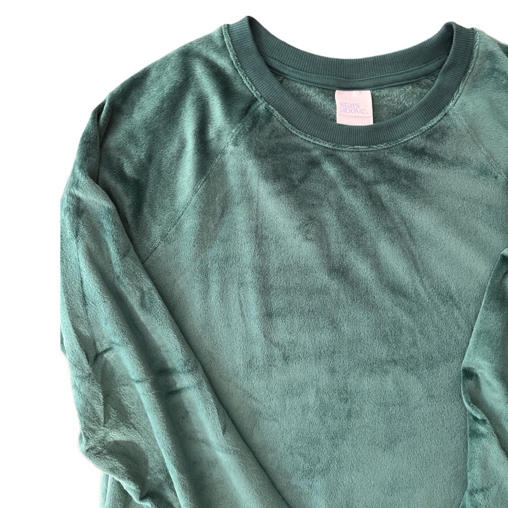 NWT Green Stars Above Long Sleeve